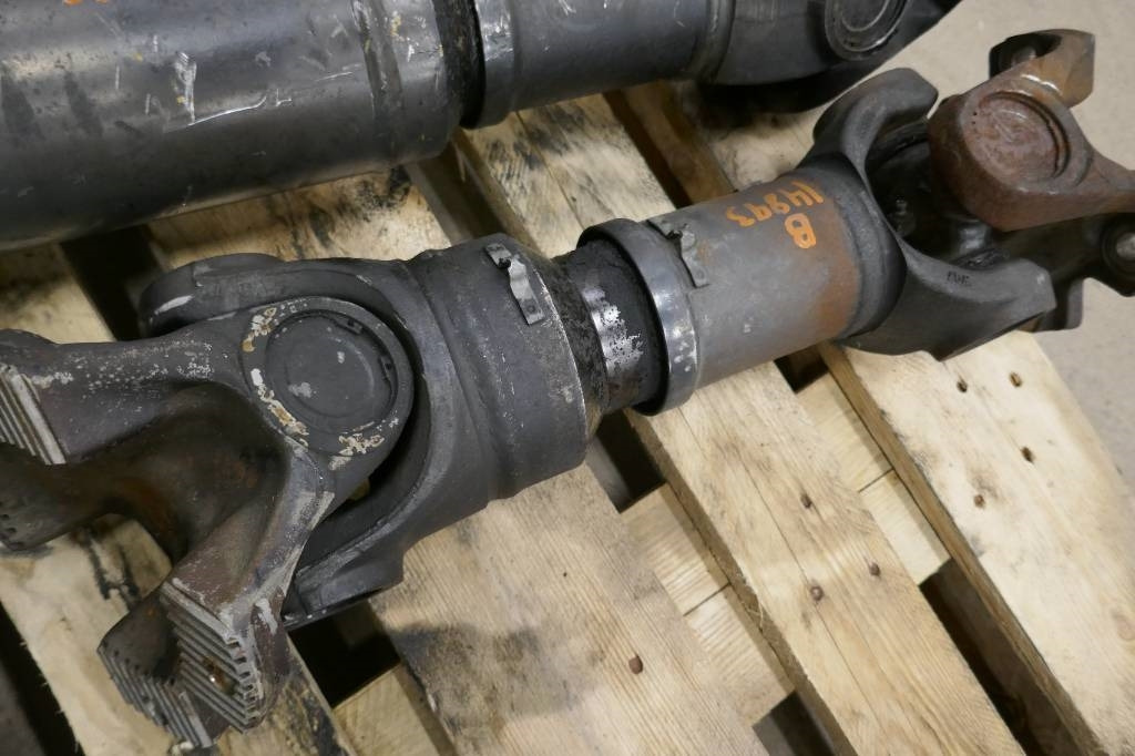 Volvo L180 HL Kardanaxel, voe15085429 - Boîte de vitesse pour Engins de chantier: photos 2 Volvo L180 HL Kardanaxel, voe15085429 - Boîte de vitesse pour Engins de chantier: photos 2