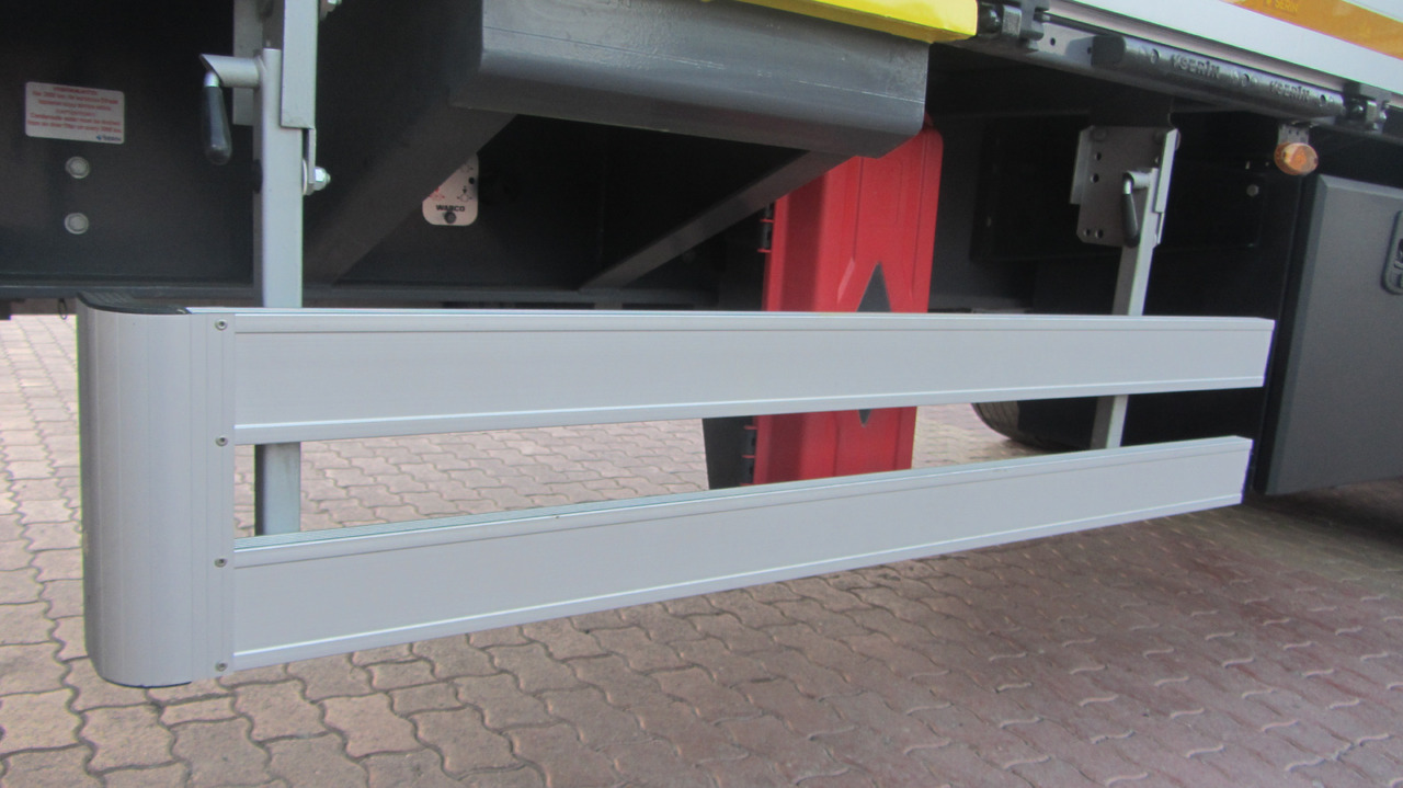 Crédit-bail de SERIN Optima Curtainsider Semi Trailer SERIN Optima Curtainsider Semi Trailer: photos 9