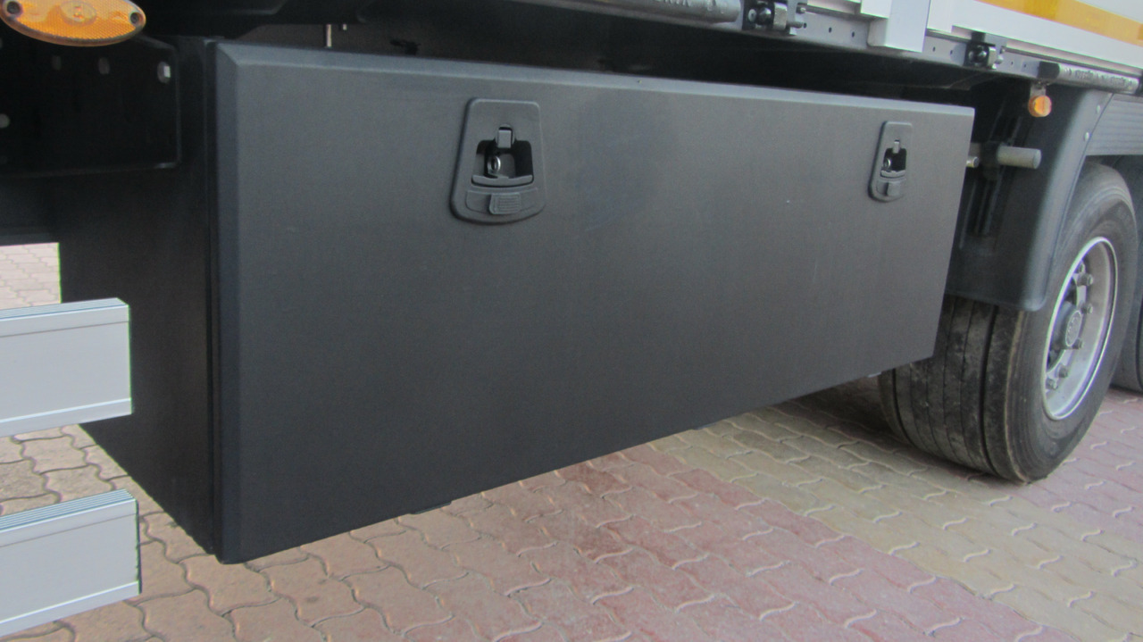 Crédit-bail de SERIN Optima Curtainsider Semi Trailer SERIN Optima Curtainsider Semi Trailer: photos 10