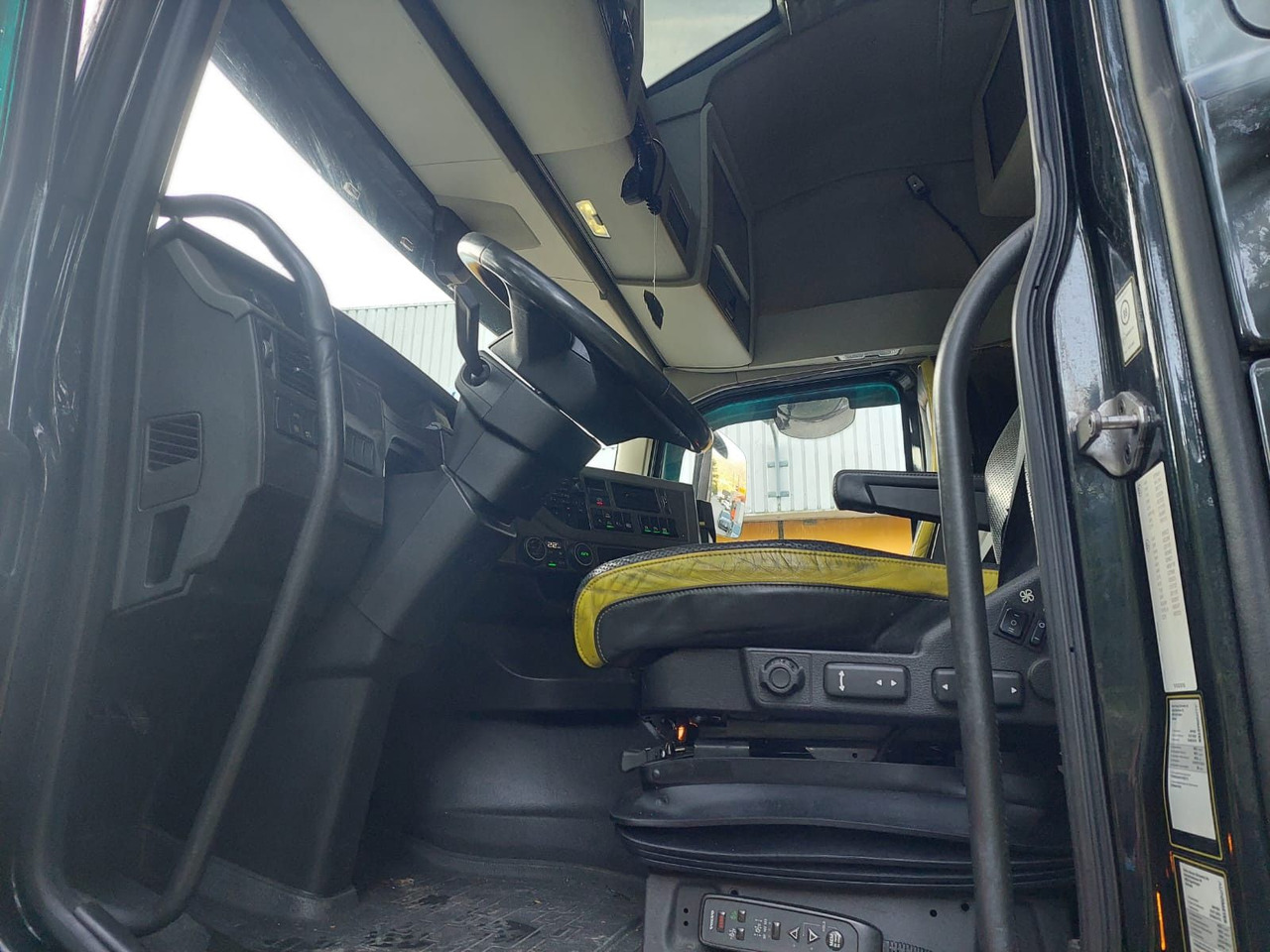 Tracteur routier Volvo FH16-650 4x2, Euro 6, VEB, airbrush: photos 9 Tracteur routier Volvo FH16-650 4x2, Euro 6, VEB, airbrush: photos 9