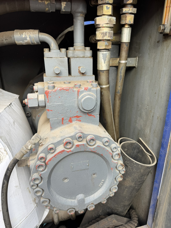 Grue sur chenilles HITACHI KH300-3 PD: photos 15 Grue sur chenilles HITACHI KH300-3 PD: photos 15