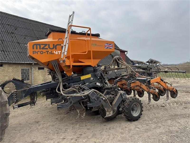 Mzuri Pro-Till 4T Med en del extra tilbehør/reserv - Semoir: photos 5 Mzuri Pro-Till 4T Med en del extra tilbehør/reserv - Semoir: photos 5