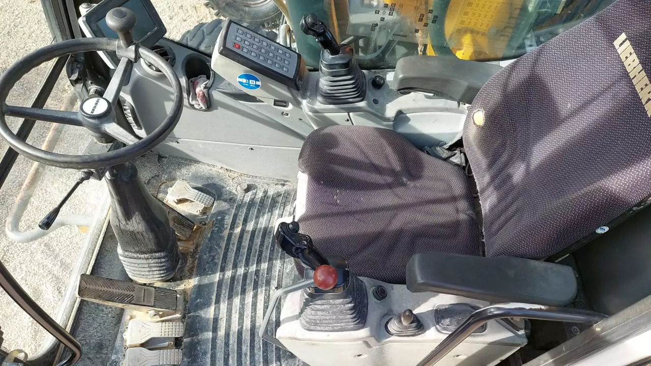 2013 Liebherr A 916 Litronic - Pelle sur pneus: photos 5 2013 Liebherr A 916 Litronic - Pelle sur pneus: photos 5