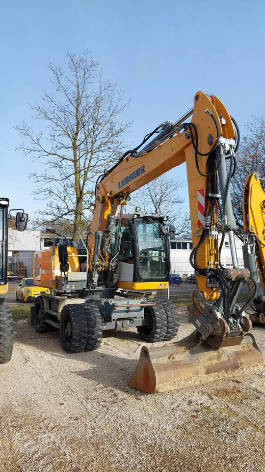 2013 Liebherr A 916 Litronic - Pelle sur pneus: photos 2 2013 Liebherr A 916 Litronic - Pelle sur pneus: photos 2