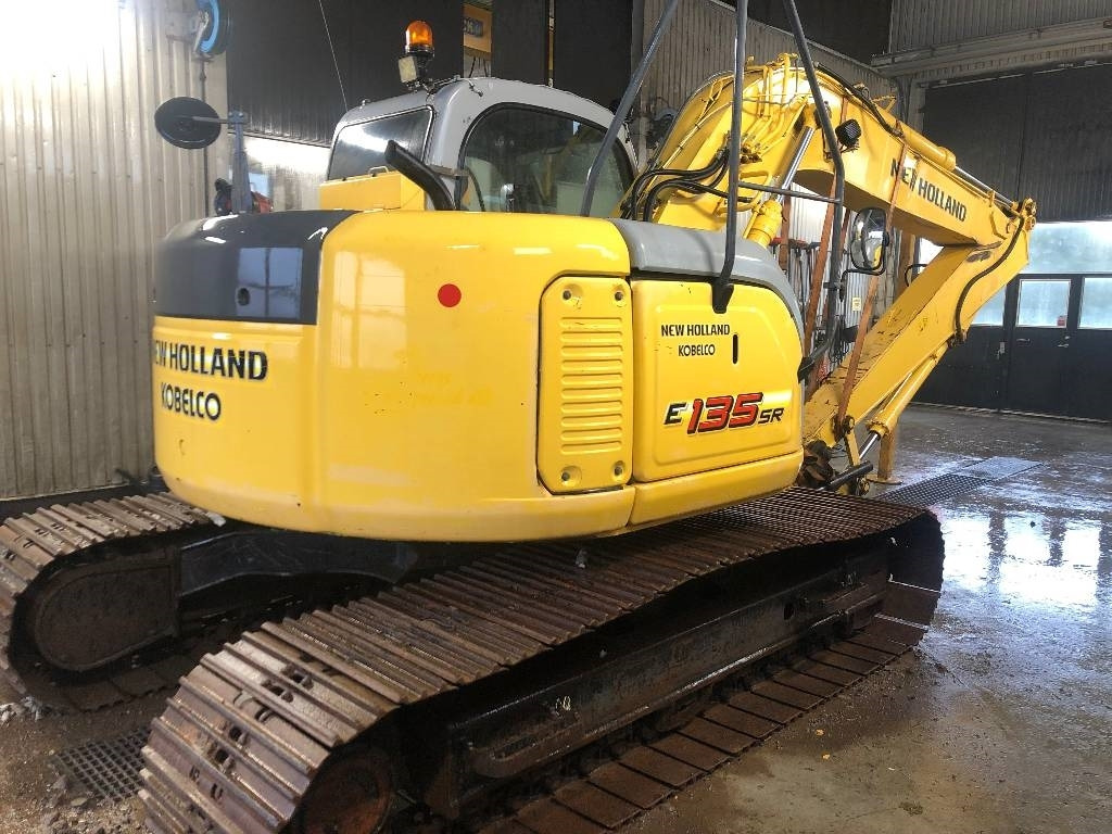 New Holland Kobelco E135SR dismantled: only spare parts - Pelle sur chenille: photos 3 New Holland Kobelco E135SR dismantled: only spare parts - Pelle sur chenille: photos 3