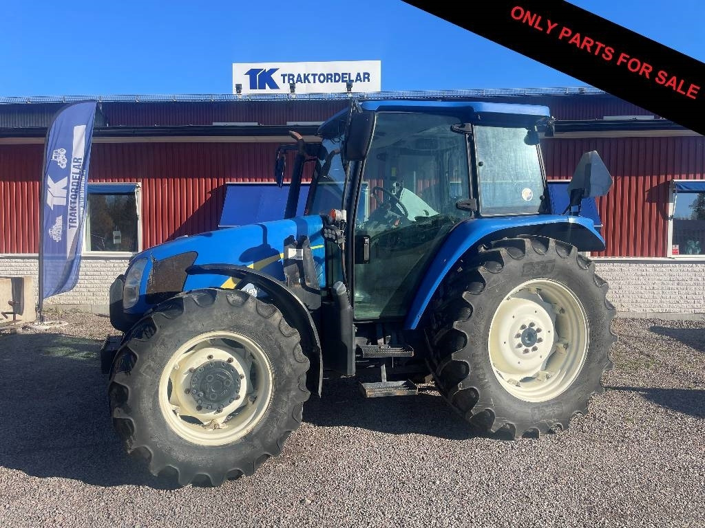 New Holland T 5070 Dismantled. Only spare parts - Tracteur agricole: photos 1 New Holland T 5070 Dismantled. Only spare parts - Tracteur agricole: photos 1