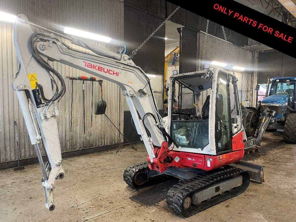 Takeuchi TB240 Dismantled: only spare parts - Mini pelle: photos 1 Takeuchi TB240 Dismantled: only spare parts - Mini pelle: photos 1