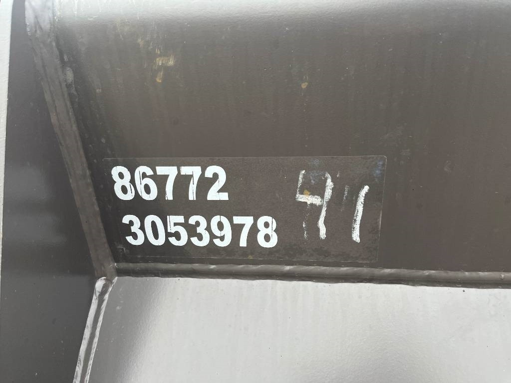 Volvo L150H L180H Ny Skopa Volvo L150 L180 Bucket - Godet pour Engins de chantier: photos 3 Volvo L150H L180H Ny Skopa Volvo L150 L180 Bucket - Godet pour Engins de chantier: photos 3