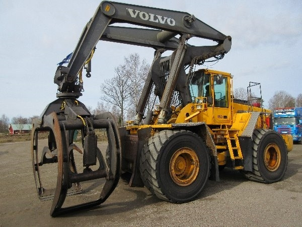 Volvo L180D HL Delar / Parts - Chargeuse sur pneus: photos 1 Volvo L180D HL Delar / Parts - Chargeuse sur pneus: photos 1