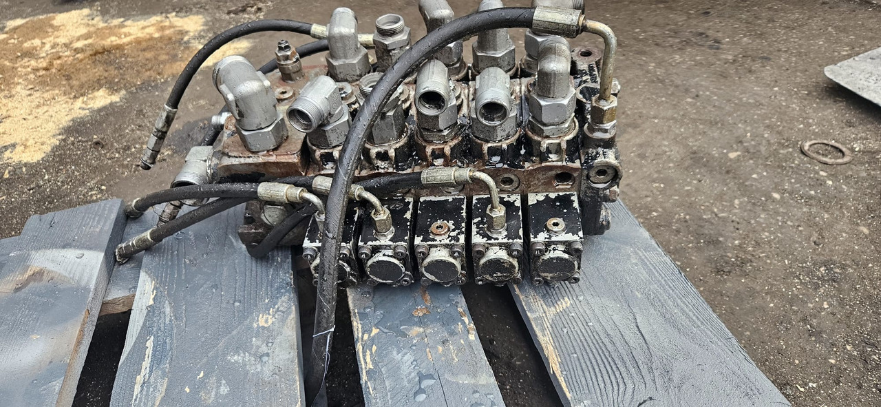 Hydraulique pour Machine agricole Claas Scorpion Kramer - rozdzielacz hydrauliczny Bucher 1000277214: photos 6