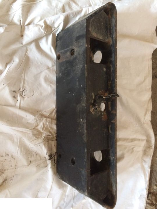 Massey Ferguson Zaczep Przedni Wspornik Balastu Obciąźników - Frame/ Châssis pour Machine agricole: photos 1 Massey Ferguson Zaczep Przedni Wspornik Balastu Obciąźników - Frame/ Châssis pour Machine agricole: photos 1