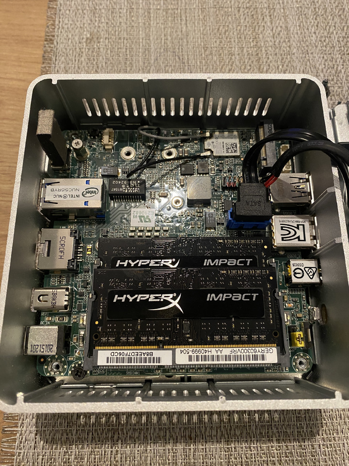 Mikrokomputer Mini PC Intel NUC5i5RYH - Outil/ Équipement: photos 3 Mikrokomputer Mini PC Intel NUC5i5RYH - Outil/ Équipement: photos 3