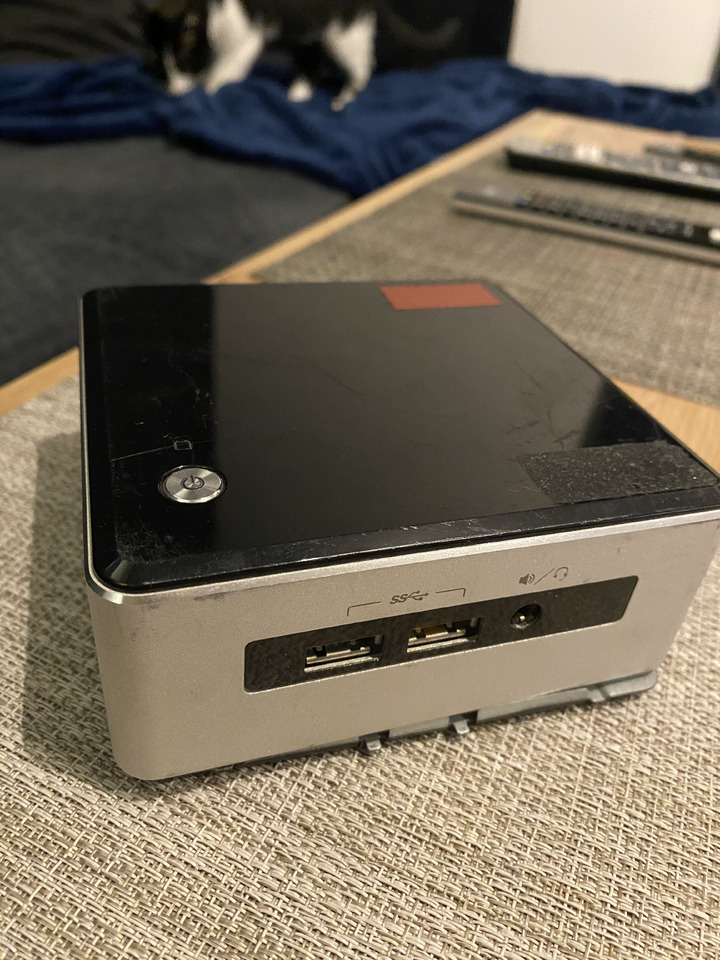 Mikrokomputer Mini PC Intel NUC5i5RYH - Outil/ Équipement: photos 1 Mikrokomputer Mini PC Intel NUC5i5RYH - Outil/ Équipement: photos 1