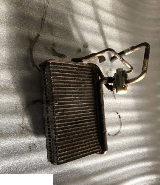 Parownik Klimy Liebherr L554 L556 L564 L566 L574 L576 L580 L584 - Évaporateur pour Chargeuse sur pneus: photos 1 Parownik Klimy Liebherr L554 L556 L564 L566 L574 L576 L580 L584 - Évaporateur pour Chargeuse sur pneus: photos 1