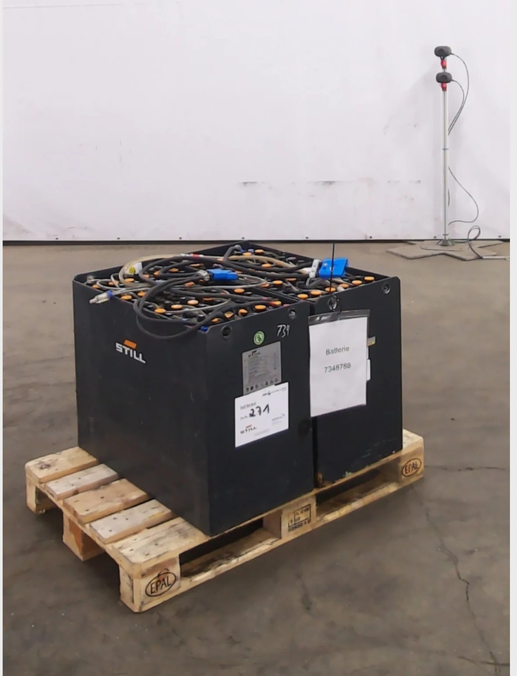 Battery Package 2 pieces - Accumulateur pour Matériel de manutention: photos 1 Battery Package 2 pieces - Accumulateur pour Matériel de manutention: photos 1