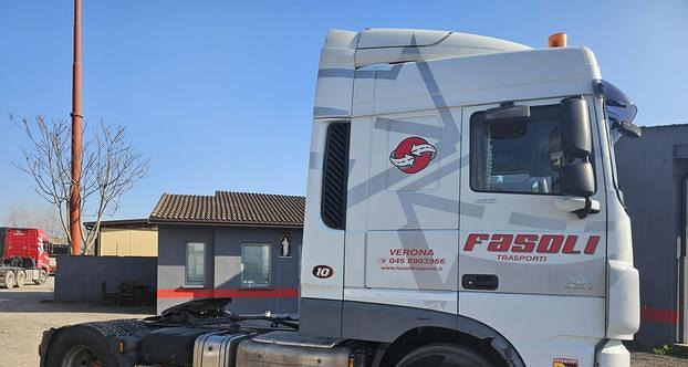 DAF XF-460 EURO 6 impianto idraulico - Tracteur routier: photos 2 DAF XF-460 EURO 6 impianto idraulico - Tracteur routier: photos 2