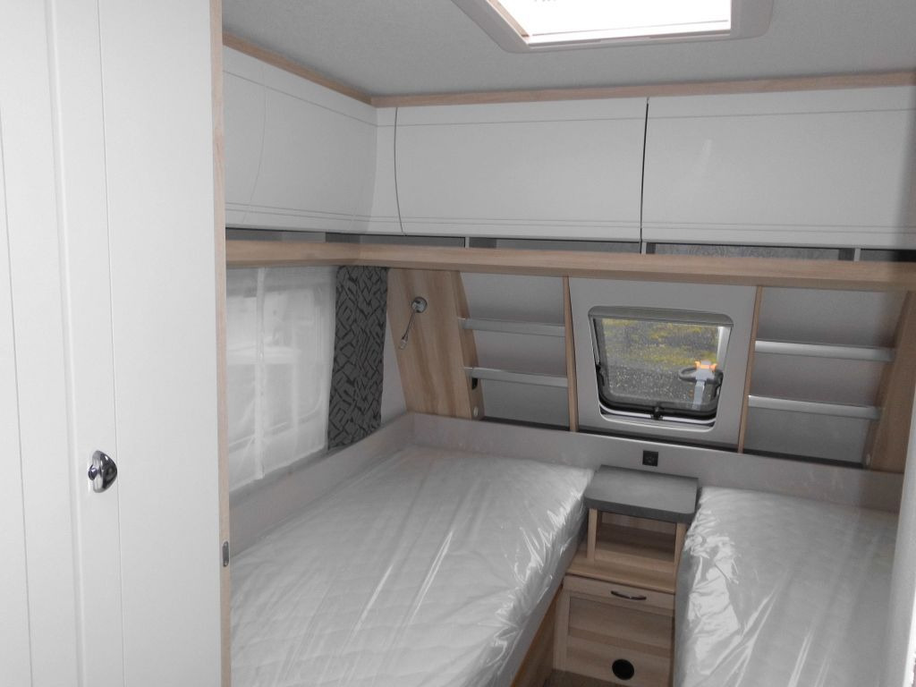 Caravane neuf Hobby De Luxe 515 UHL 2025 2000kg. AUTARK AMBIENTE Hobby De Luxe 515 UHL mit Extras, Lagerabverkauf!: photos 19 Caravane neuf Hobby De Luxe 515 UHL 2025 2000kg. AUTARK AMBIENTE Hobby De Luxe 515 UHL mit Extras, Lagerabverkauf!: photos 19