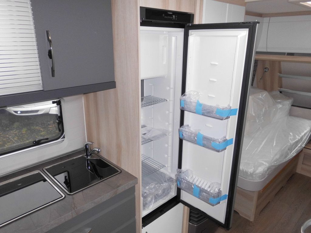 Caravane neuf Hobby De Luxe 515 UHL 2025 2000kg. AUTARK AMBIENTE Hobby De Luxe 515 UHL mit Extras, Lagerabverkauf!: photos 8 Caravane neuf Hobby De Luxe 515 UHL 2025 2000kg. AUTARK AMBIENTE Hobby De Luxe 515 UHL mit Extras, Lagerabverkauf!: photos 8