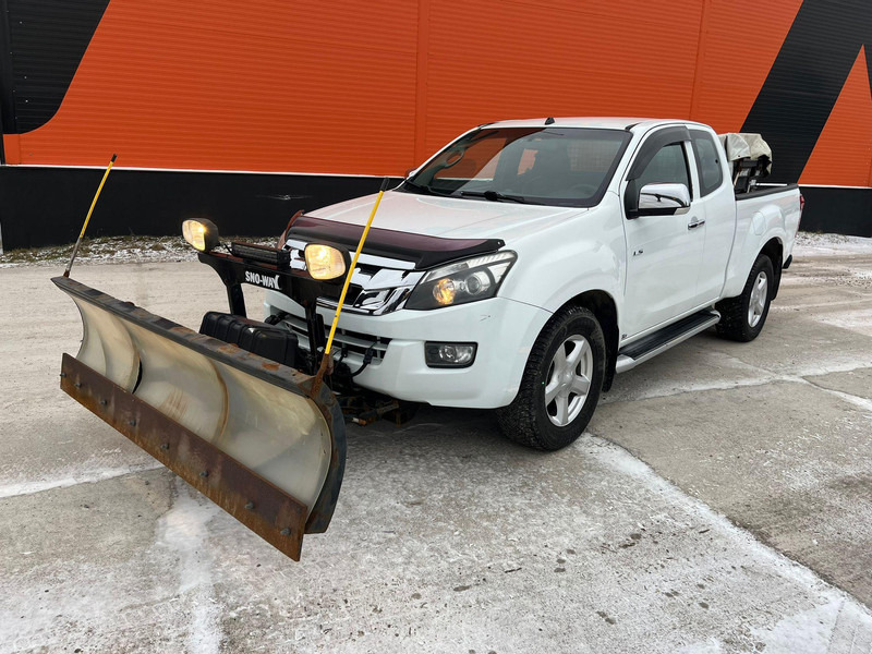 Isuzu D-max 4x4 SNOW PLOW & SPREADER - Pick-up: photos 2 Isuzu D-max 4x4 SNOW PLOW & SPREADER - Pick-up: photos 2