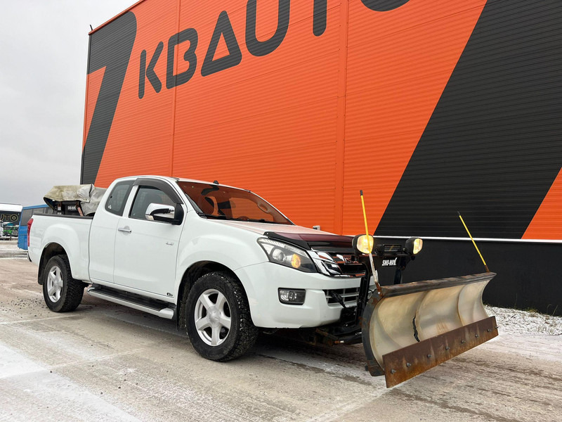 Isuzu D-max 4x4 SNOW PLOW & SPREADER - Pick-up: photos 4 Isuzu D-max 4x4 SNOW PLOW & SPREADER - Pick-up: photos 4