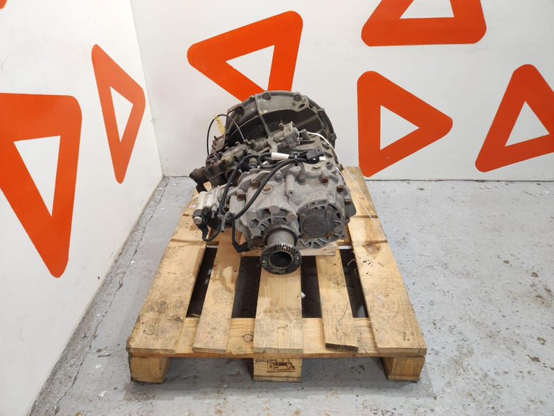 Iveco ZF 6S700TO GEARBOX - Boîte de vitesse pour Camion: photos 4 Iveco ZF 6S700TO GEARBOX - Boîte de vitesse pour Camion: photos 4