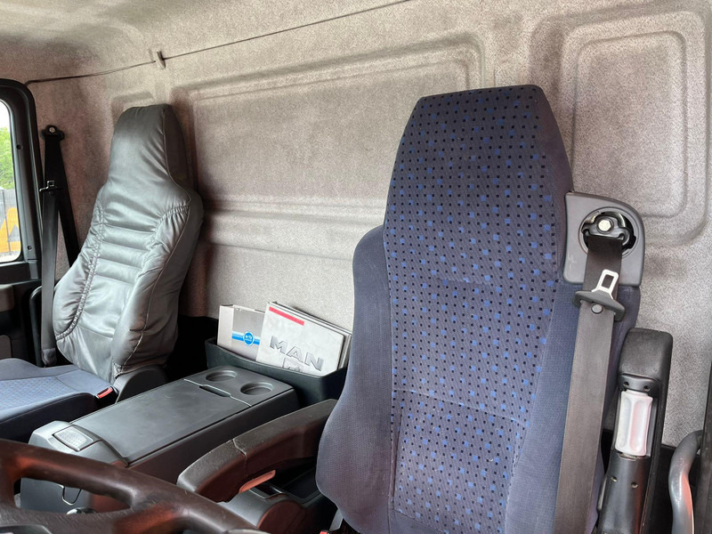 Camion plateau, Camion grue MAN TGL 8.180 4x2 PK 4200 YEAR 2013 / PLATFORM L=3710 mm: photos 19 Camion plateau, Camion grue MAN TGL 8.180 4x2 PK 4200 YEAR 2013 / PLATFORM L=3710 mm: photos 19