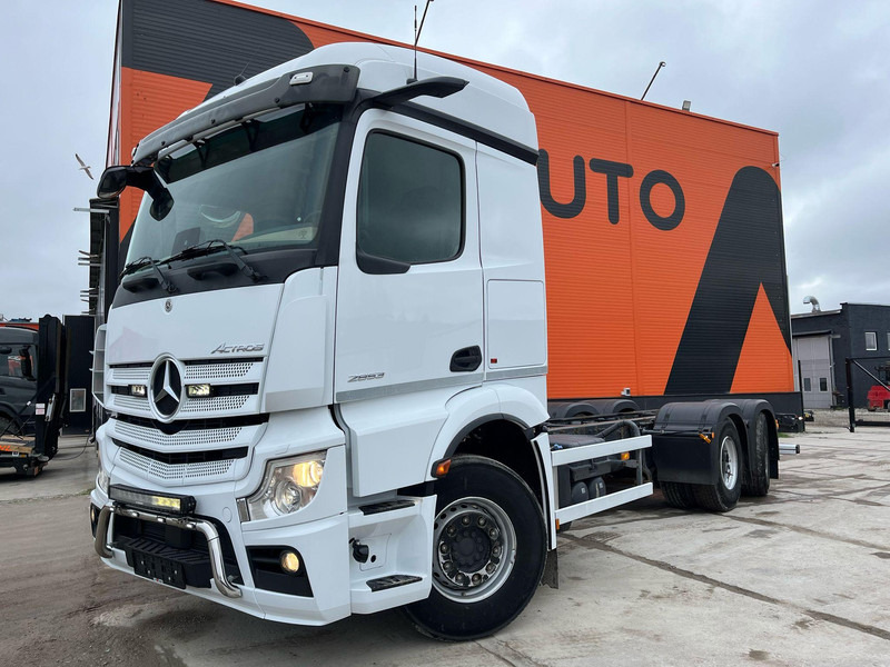 Mercedes-Benz Actros 2553 6x2*4 PTO / CHASSIS L=7128 mm - Châssis cabine: photos 2 Mercedes-Benz Actros 2553 6x2*4 PTO / CHASSIS L=7128 mm - Châssis cabine: photos 2