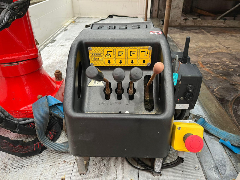 Crédit-bail de Renault D12 4x2 WORKSHOP ON WHEELS / FASSI M30A.13 / BOX L=4459 mm Renault D12 4x2 WORKSHOP ON WHEELS / FASSI M30A.13 / BOX L=4459 mm: photos 12