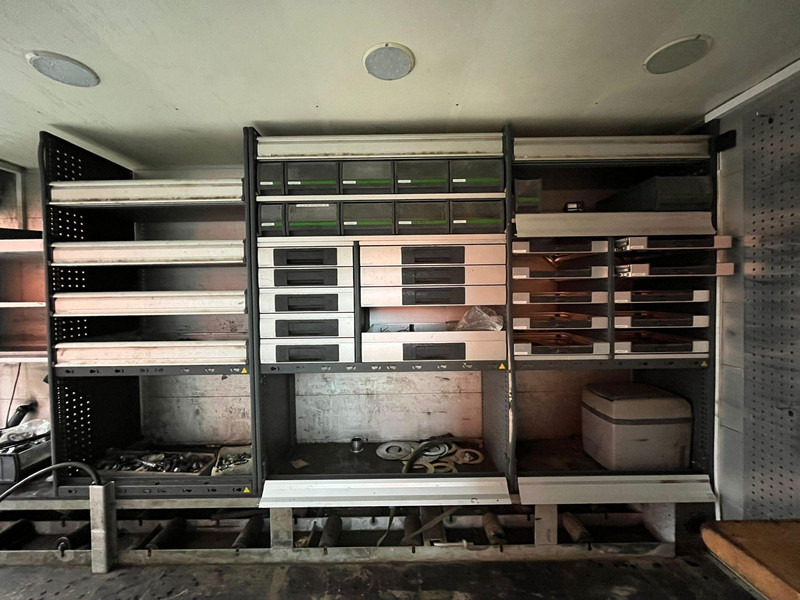 Crédit-bail de Renault D12 4x2 WORKSHOP ON WHEELS / FASSI M30A.13 / BOX L=4459 mm Renault D12 4x2 WORKSHOP ON WHEELS / FASSI M30A.13 / BOX L=4459 mm: photos 16