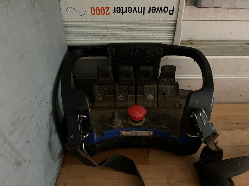 Crédit-bail de Renault D12 4x2 WORKSHOP ON WHEELS / FASSI M30A.13 / BOX L=4459 mm Renault D12 4x2 WORKSHOP ON WHEELS / FASSI M30A.13 / BOX L=4459 mm: photos 13