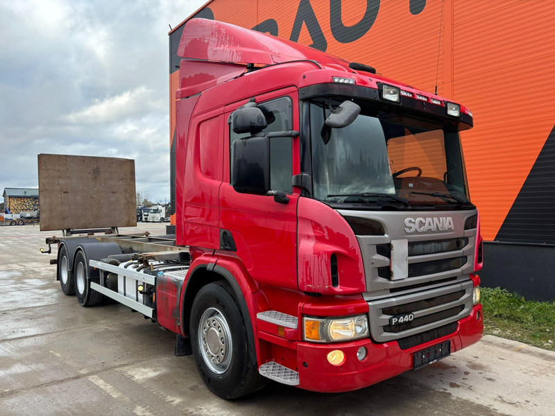 Scania P 440 6x2 RETARDER / CHASSIS L=7741 mm - Camion porte-conteneur/ Caisse mobile: photos 4 Scania P 440 6x2 RETARDER / CHASSIS L=7741 mm - Camion porte-conteneur/ Caisse mobile: photos 4
