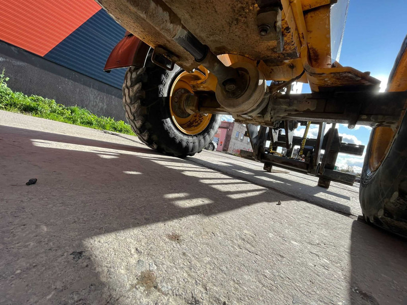 Crédit-bail de Volvo L 25 F BUCKET & FORKS Volvo L 25 F BUCKET & FORKS: photos 16