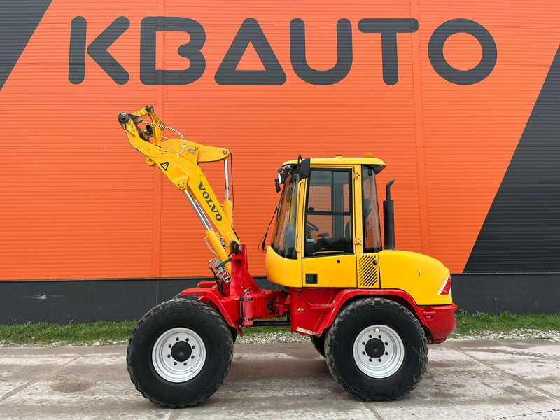Crédit-bail de Volvo L 30 B-Z/X 4x4 AC / QUICK COUPLER / BUCKET + FORKS Volvo L 30 B-Z/X 4x4 AC / QUICK COUPLER / BUCKET + FORKS: photos 10