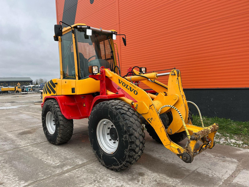 Volvo L 30 B-Z/X 4x4 AC / QUICK COUPLER - Chargeuse sur pneus: photos 4 Volvo L 30 B-Z/X 4x4 AC / QUICK COUPLER - Chargeuse sur pneus: photos 4