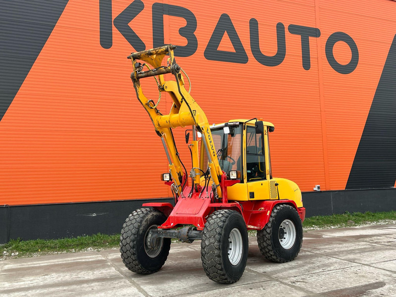 Volvo L 30 B-Z/X 4x4 AC / QUICK COUPLER - Chargeuse sur pneus: photos 1 Volvo L 30 B-Z/X 4x4 AC / QUICK COUPLER - Chargeuse sur pneus: photos 1