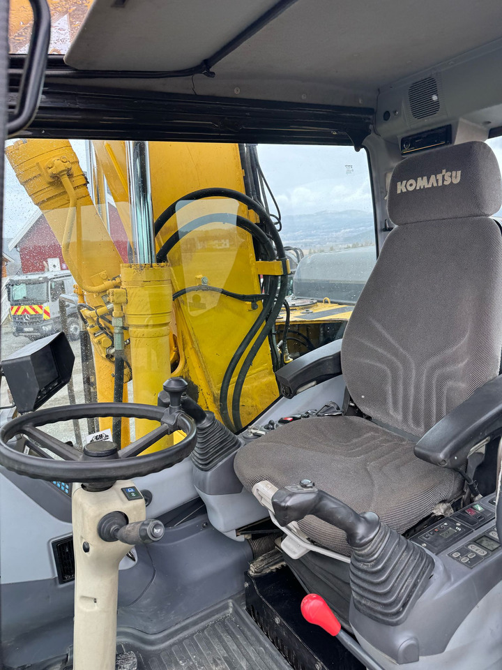 Pelle sur pneus KOMATSU PW 140-7: photos 13