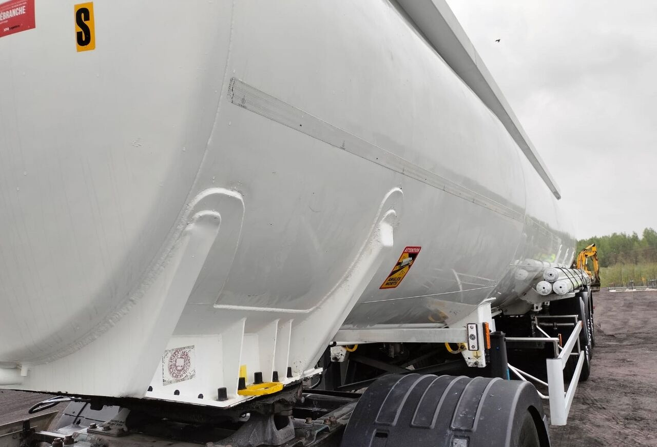 Magyar - Semi-remorque citerne: photos 3 Magyar - Semi-remorque citerne: photos 3