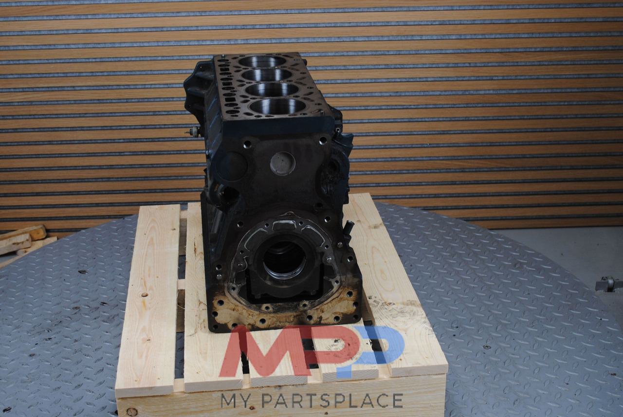 Kubota Blok Kubota V3300 - Bloc-cylindres pour Engins de chantier: photos 5 Kubota Blok Kubota V3300 - Bloc-cylindres pour Engins de chantier: photos 5