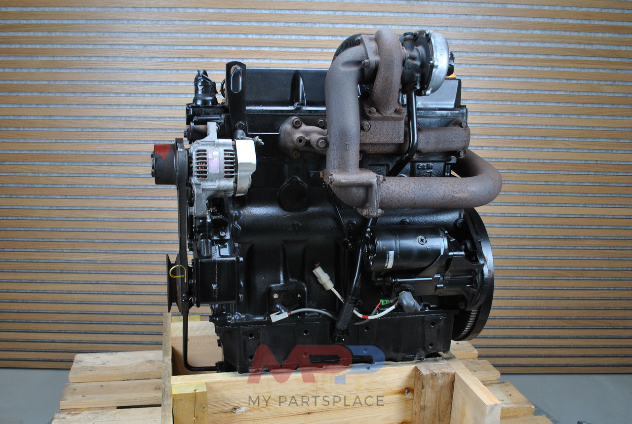 Moteur pour Moissonneuse-batteuse YANMAR 4TNE100 /  4TNE100-T: photos 9
