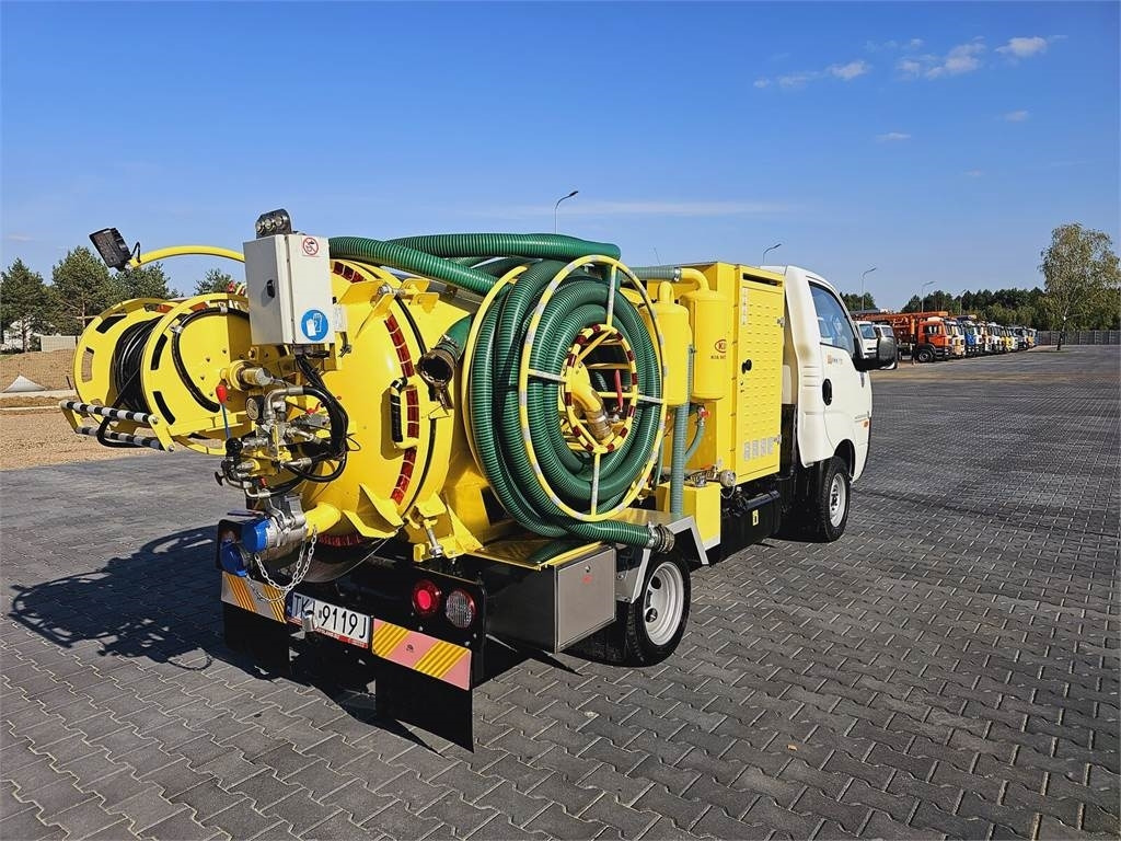 Isuzu Kia on categories B COMBI WUKO FOR DUCT CLEANING 2 - Camion hydrocureur: photos 1 Isuzu Kia on categories B COMBI WUKO FOR DUCT CLEANING 2 - Camion hydrocureur: photos 1