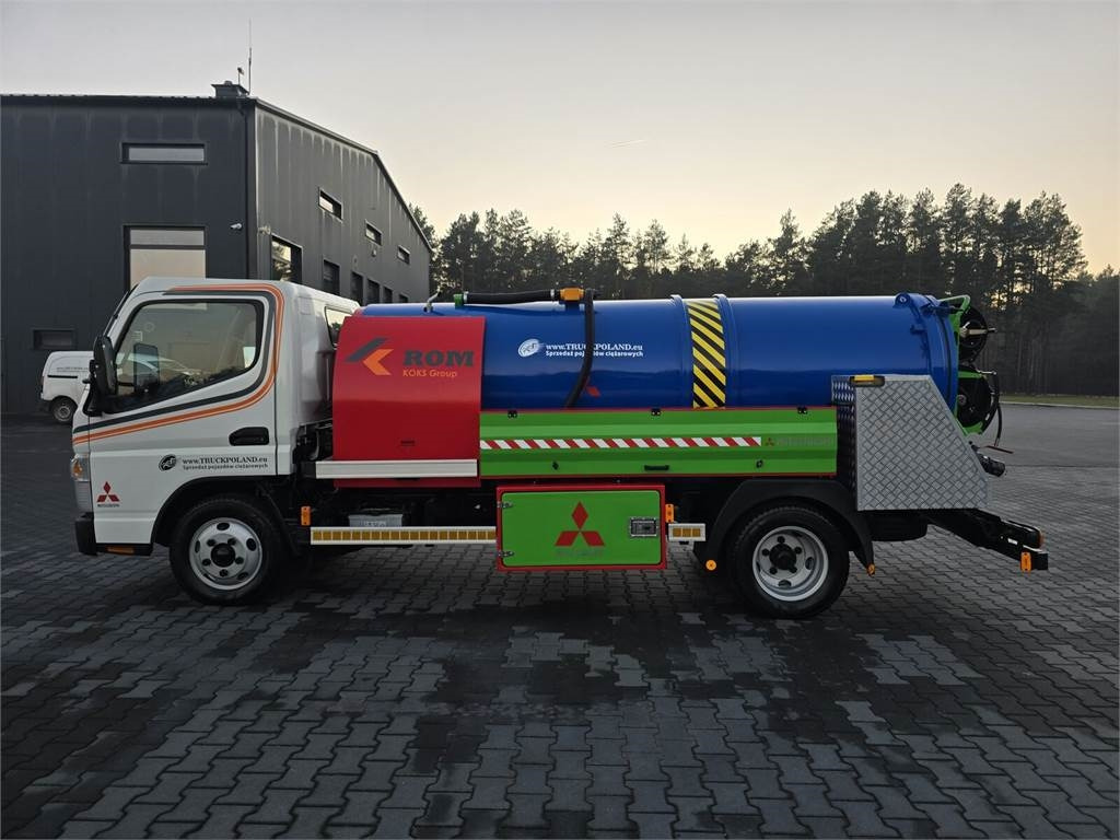 Mitsubishi ROM KOKS SMART COMBI WUKO HOT WATER FOR CLEANING S - Camion hydrocureur: photos 4 Mitsubishi ROM KOKS SMART COMBI WUKO HOT WATER FOR CLEANING S - Camion hydrocureur: photos 4