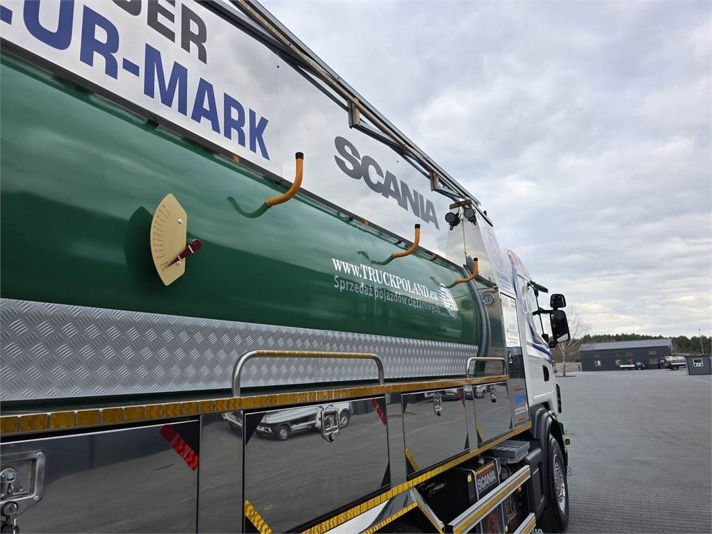 Scania WUKO KAISER EUR-MARK PKL 12.8 FOR CLEANING CANALS - Camion hydrocureur: photos 2 Scania WUKO KAISER EUR-MARK PKL 12.8 FOR CLEANING CANALS - Camion hydrocureur: photos 2