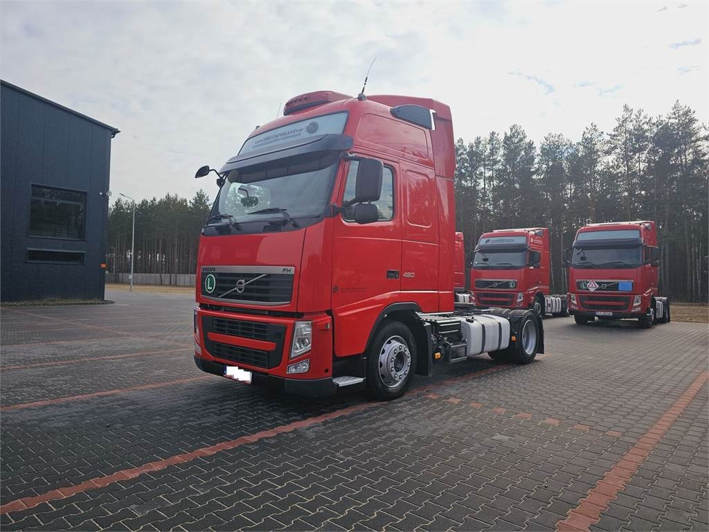Volvo FH13 XXL NEW TIRES MANUAL 420 EURO 5 2011 - Tracteur routier: photos 2 Volvo FH13 XXL NEW TIRES MANUAL 420 EURO 5 2011 - Tracteur routier: photos 2