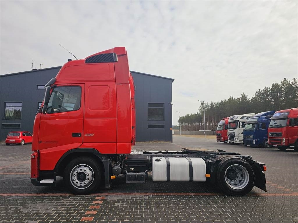 Volvo FH13 XXL NEW TIRES MANUAL 420 EURO 5 2011 - Tracteur routier: photos 3 Volvo FH13 XXL NEW TIRES MANUAL 420 EURO 5 2011 - Tracteur routier: photos 3