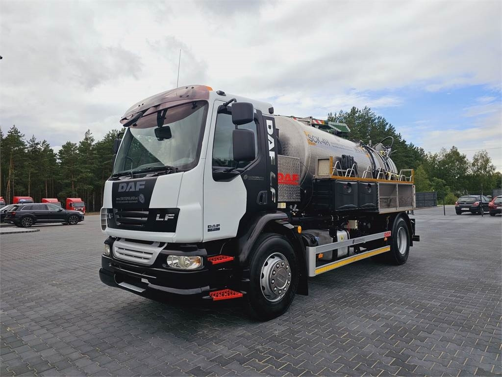 DAF WUKO SCK-4HW for collecting waste liquid separator - Véhicule de voirie/ Spécial: photos 3 DAF WUKO SCK-4HW for collecting waste liquid separator - Véhicule de voirie/ Spécial: photos 3
