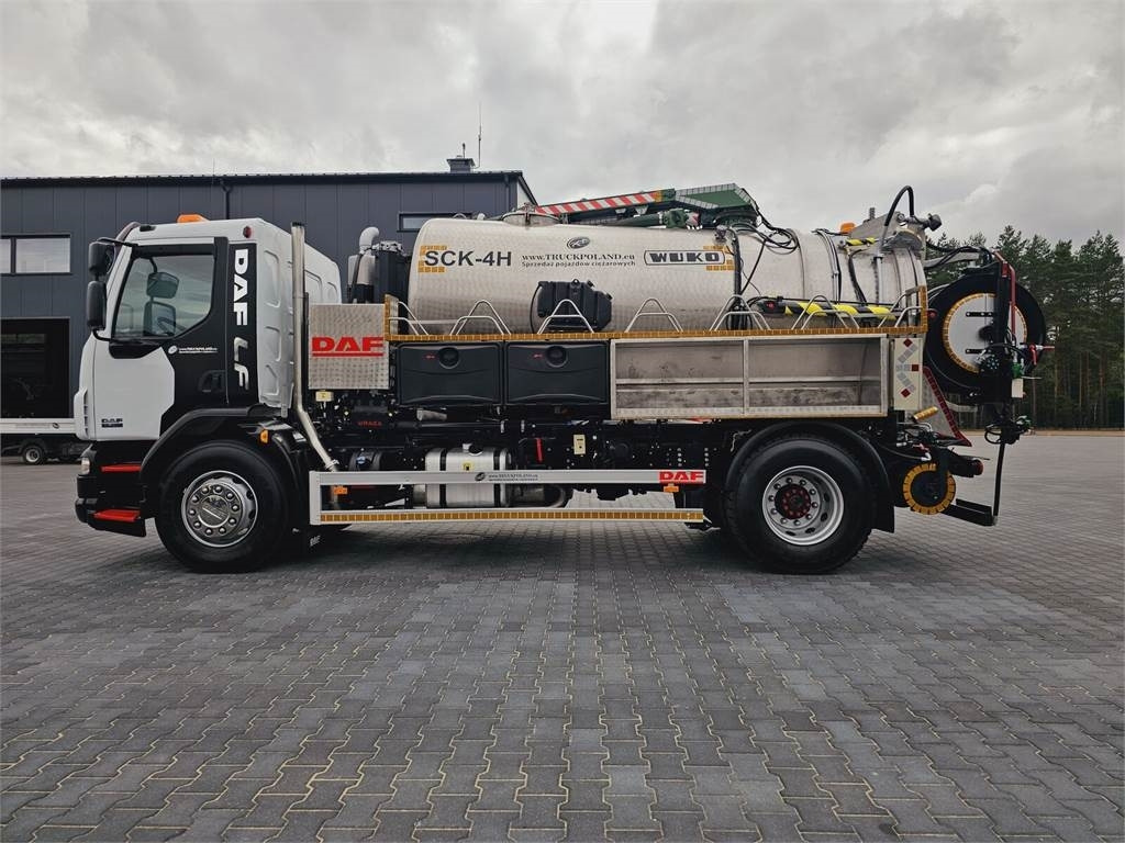 DAF WUKO SCK-4HW for collecting waste liquid separator - Véhicule de voirie/ Spécial: photos 4 DAF WUKO SCK-4HW for collecting waste liquid separator - Véhicule de voirie/ Spécial: photos 4