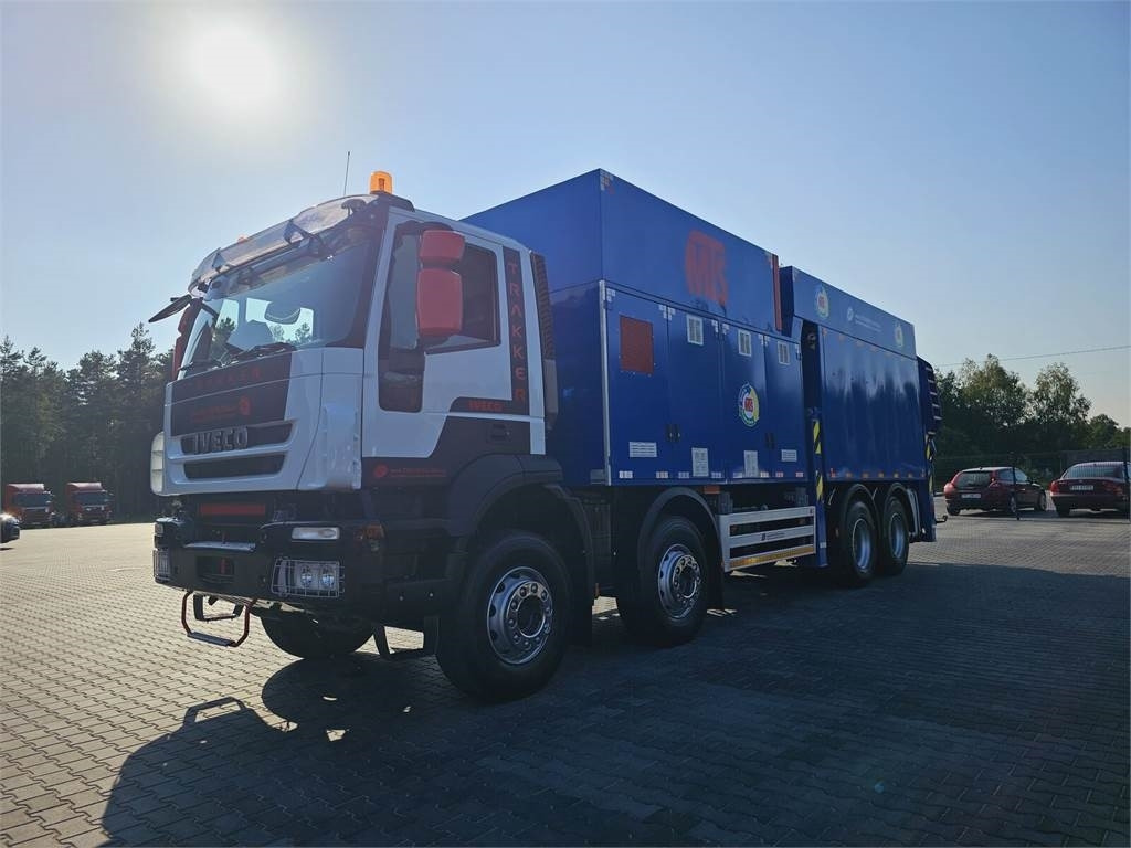 Iveco MTS 4 x TURBINE MTS 4 x TURBINE Saugbagger vacuum - Véhicule de voirie/ Spécial: photos 3 Iveco MTS 4 x TURBINE MTS 4 x TURBINE Saugbagger vacuum - Véhicule de voirie/ Spécial: photos 3