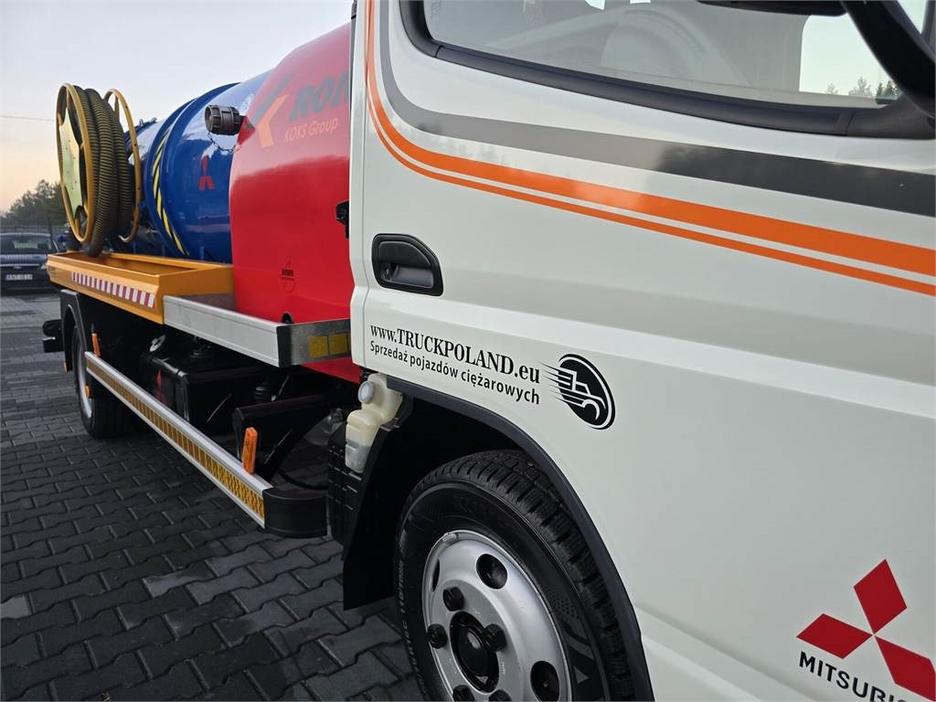 Véhicule de voirie/ Spécial Mitsubishi ROM KOKS SMART COMBI WUKO HOT WATER FOR CLEANING S: photos 8 Véhicule de voirie/ Spécial Mitsubishi ROM KOKS SMART COMBI WUKO HOT WATER FOR CLEANING S: photos 8