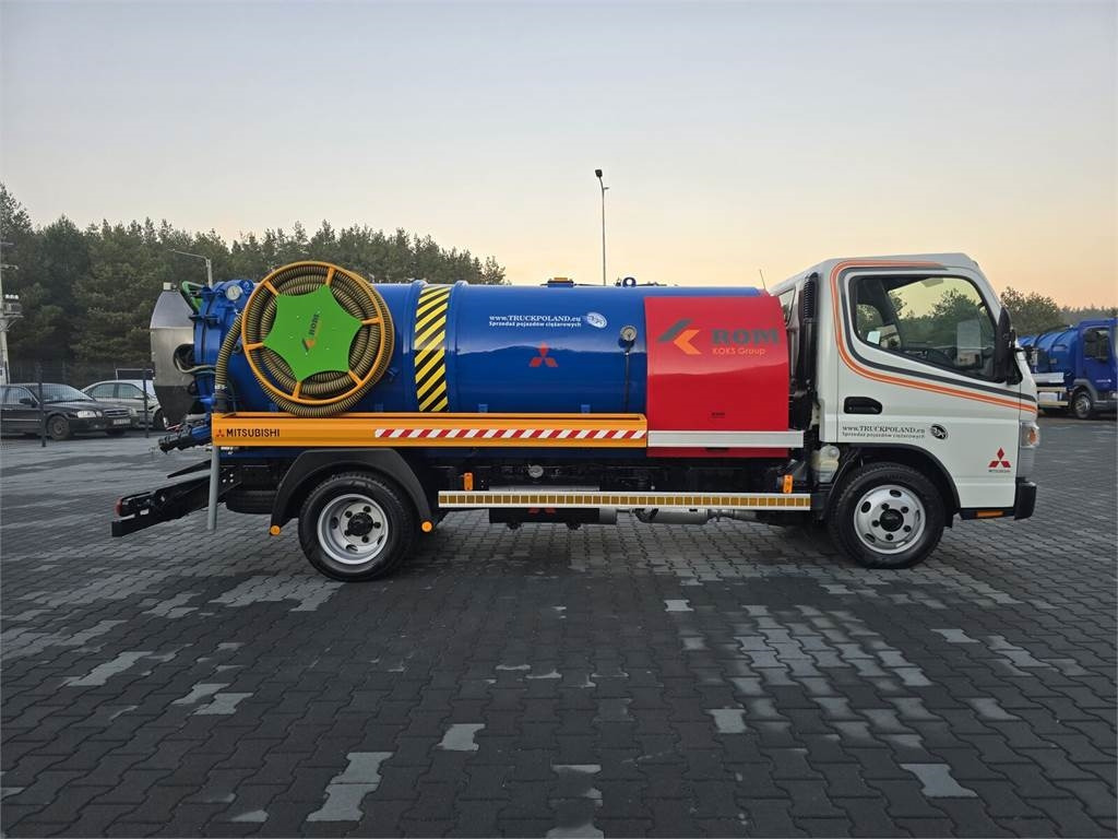 Véhicule de voirie/ Spécial Mitsubishi ROM KOKS SMART COMBI WUKO HOT WATER FOR CLEANING S: photos 7 Véhicule de voirie/ Spécial Mitsubishi ROM KOKS SMART COMBI WUKO HOT WATER FOR CLEANING S: photos 7