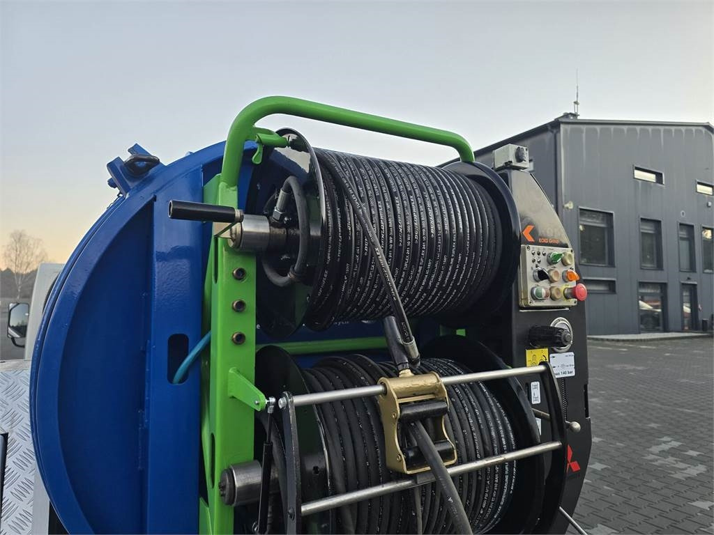 Véhicule de voirie/ Spécial Mitsubishi ROM KOKS SMART COMBI WUKO HOT WATER FOR CLEANING S: photos 17 Véhicule de voirie/ Spécial Mitsubishi ROM KOKS SMART COMBI WUKO HOT WATER FOR CLEANING S: photos 17